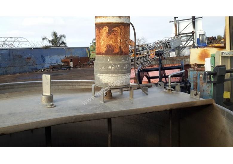 Used Custom Custom Mixing Tank with agitator Water Tank Attachments