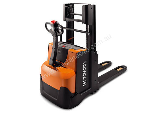 Toyota BT Staxio SWE200D Powered Walkie Stacker Forklift