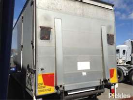 2010 Isuzu FRR600 Long - picture2' - Click to enlarge
