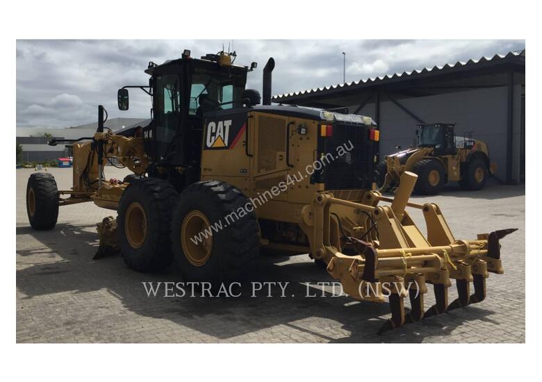 caption CATERPILLAR 14M Motor Graders