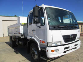 UD PK9 Tipper Truck - picture1' - Click to enlarge