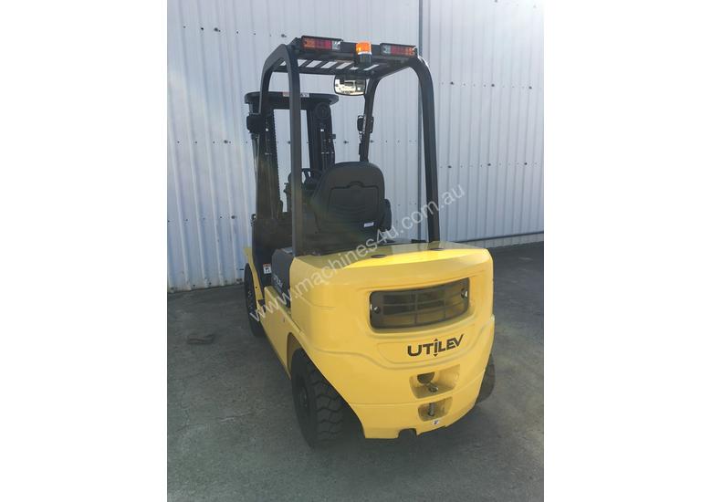 caption Run-out Special 2.5T Diesel Counterbalance Forklifts