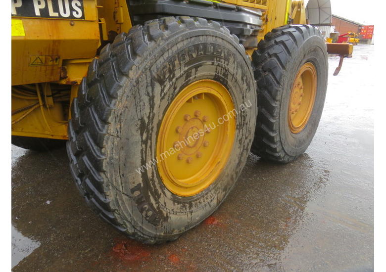caption 2005 CATERPILLAR 140H MOTOR GRADER