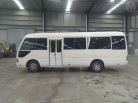 Toyota Coaster HZB50R - picture2' - Click to enlarge