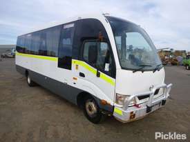 2008 Hino Omnibus - picture0' - Click to enlarge