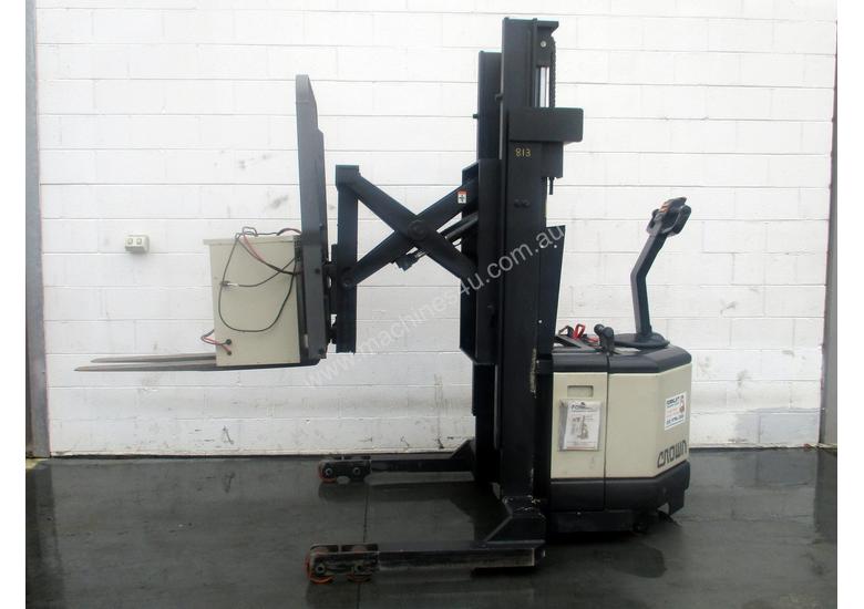 caption Crown Walkie REACH Stacker