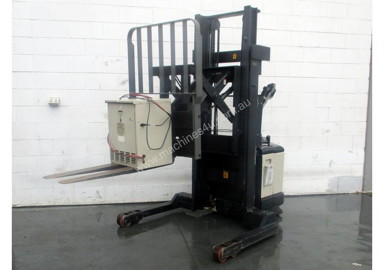caption Crown Walkie REACH Stacker