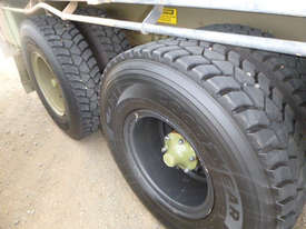 Mack R 6X6 Cargo Truck Tray Truck - picture2' - Click to enlarge