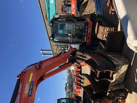 2015 Kubota 8 Tonne Excavator KX080 in Good Condition with 2150 Hours - picture1' - Click to enlarge