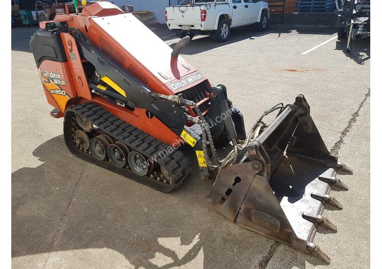 Used ditch witch Used Ditch Witch SK850 Mini Skid Steer Tracked