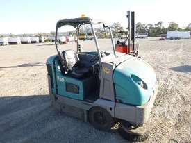 TENNANT S30 Sweeper - picture2' - Click to enlarge