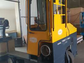 3000kg LPG Combilift all directional forklift - picture2' - Click to enlarge