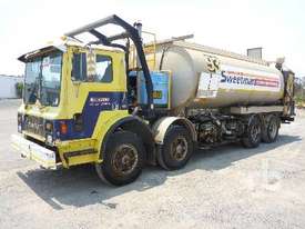 MACK MCR Fuel & Lube Truck - picture2' - Click to enlarge