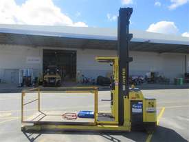 Hyster order picker with furniture platform Chopice of 2 - picture2' - Click to enlarge