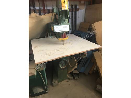 Overhead Router