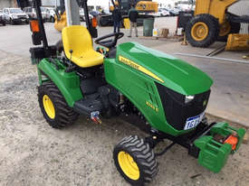 John Deere 1023E FWA/4WD Tractor - picture0' - Click to enlarge