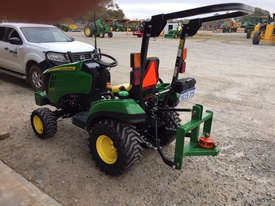 John Deere 1023E FWA/4WD Tractor - picture2' - Click to enlarge