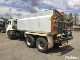 1994 International Acco 2350E - picture2' - Click to enlarge