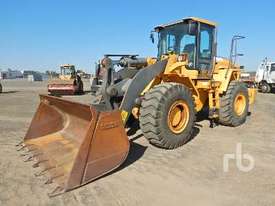 VOLVO L105 Wheel Loader - picture0' - Click to enlarge