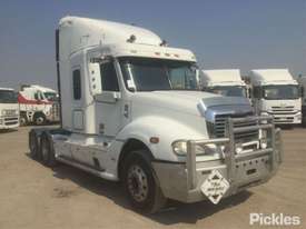 2004 Freightliner Columbia CL120 - picture0' - Click to enlarge