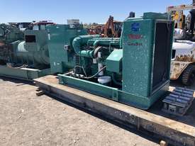 275 KVA CUMMINS GENSET  330Hp Cummins ONAN Auto Start Generator with only 297 hrs - picture0' - Click to enlarge