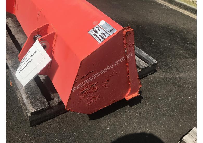 New 2004 titan Front End Loader Bucket Tractor FEL Buckets in