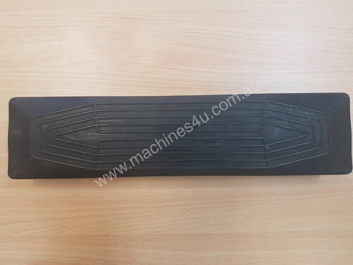 Art Liner 450mm Bolt on Rubber Pad to suit Cat 307,PC60-3/5,SH60/75