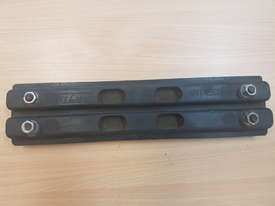 Art Liner 450mm Bolt on Rubber Pad to suit Cat 307,PC60-3/5,SH60/75 - picture0' - Click to enlarge