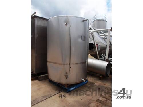 Stainless Steel Storage Tank (Vertical), Capacity: 3,500Lt