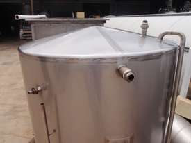 Stainless Steel Storage Tank (Vertical), Capacity: 3,500Lt - picture2' - Click to enlarge
