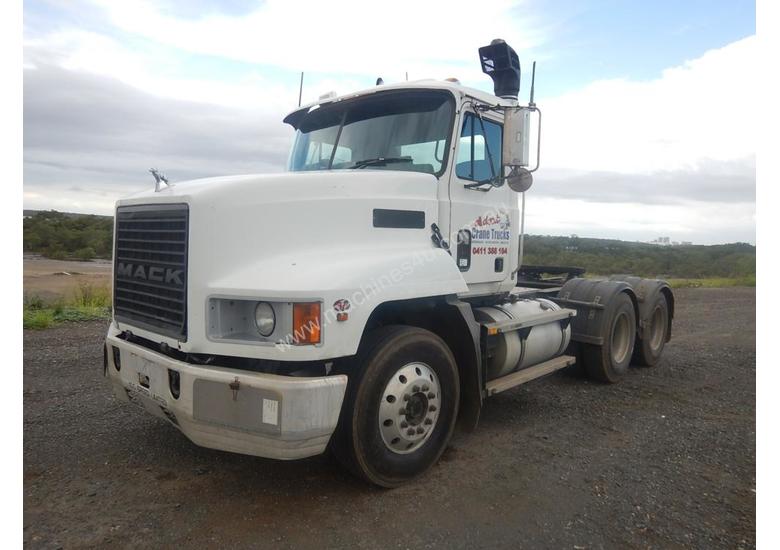 caption Mack VALUELINER 6 x 4 Prime Mover