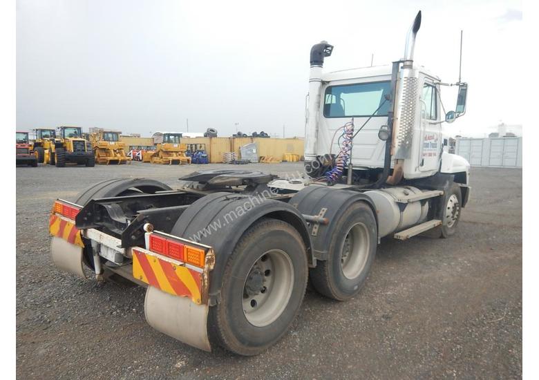 caption Mack VALUELINER 6 x 4 Prime Mover