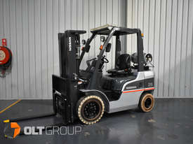 Nissan 2.5 Tonne Forklift LPG COntainer Mast Sideshift Fork Positioner Markless Tyres - picture0' - Click to enlarge