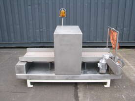 Stainless Conveyor Metal Detector - 525 x 395mm Opening - Detection Systems Model 80 - picture0' - Click to enlarge