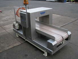 Stainless Conveyor Metal Detector - 525 x 395mm Opening - Detection Systems Model 80 - picture2' - Click to enlarge