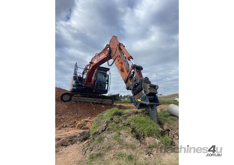 New geith Geith Helac Tilting Hitch Excavator Hitch in , Listed on