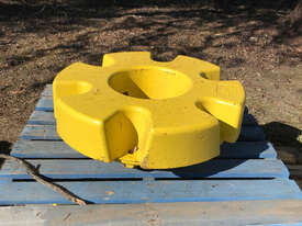 John Deere 625kg wheel weight Parts-Tractor Parts - picture0' - Click to enlarge