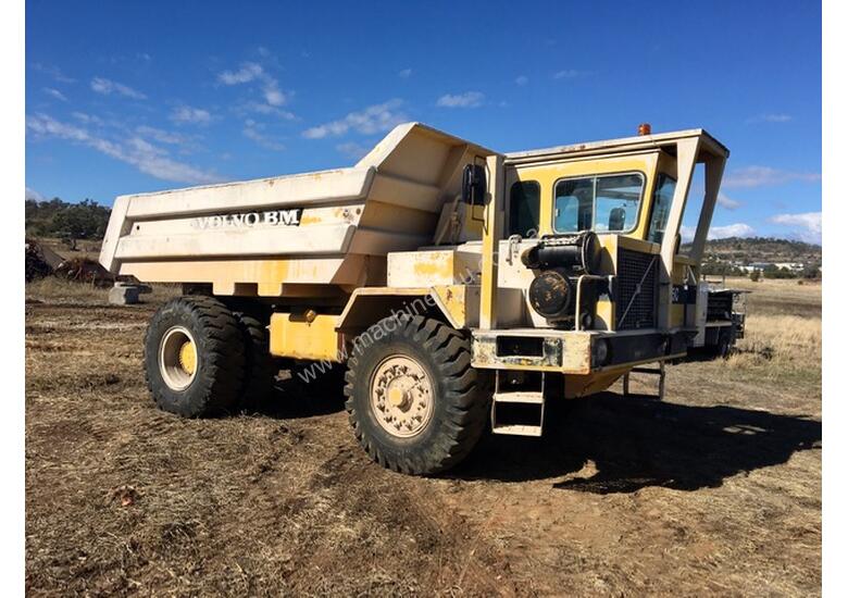 caption VOLVO BM425C dumptruck