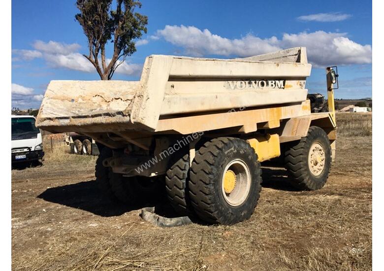 caption VOLVO BM425C dumptruck