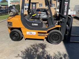 Forklift hire - rental  - picture0' - Click to enlarge