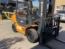 Forklift hire - rental  - picture0' - Click to enlarge