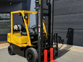 Hyster 2500kg LPG Forklift with 4350mm Mast & Sideshift - picture0' - Click to enlarge
