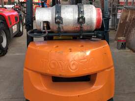 Toyota 2.5t LPG Forklift  - picture1' - Click to enlarge