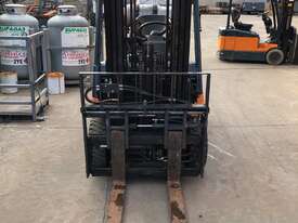 Toyota 2.5t LPG Forklift  - picture2' - Click to enlarge