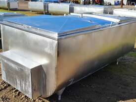 2,250lt STAINLESS STEEL TANK, MILK VAT - picture0' - Click to enlarge
