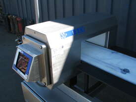 Stainless Conveyor Metal Detector - 300 x 130mm Opening - Lock MET30  - picture0' - Click to enlarge