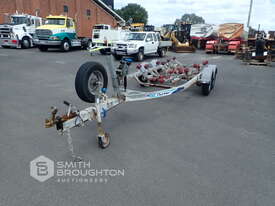 2014 DUNBIER MARINE SR5.7T TANDEM AXLE BOAT TRAILER - picture2' - Click to enlarge