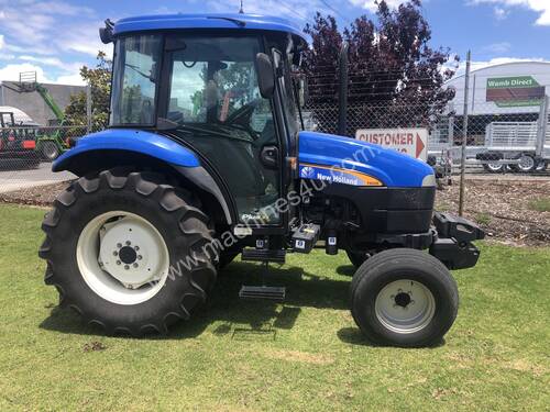 Tractor New Holland TD60 2WD 521 hours