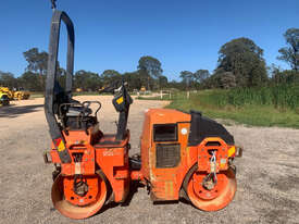 Dynapac CC102 Vibrating Roller Roller/Compacting - picture2' - Click to enlarge