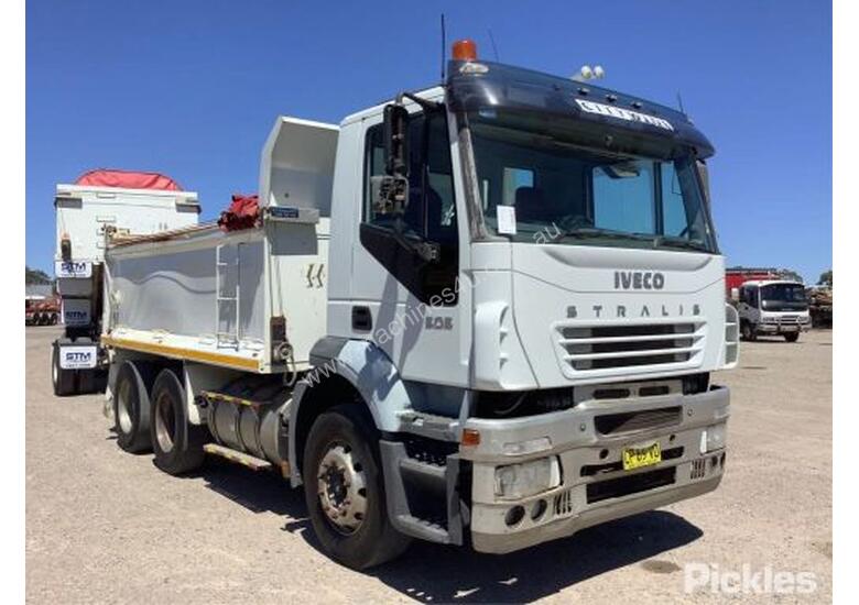 caption 2005 Iveco Stralis